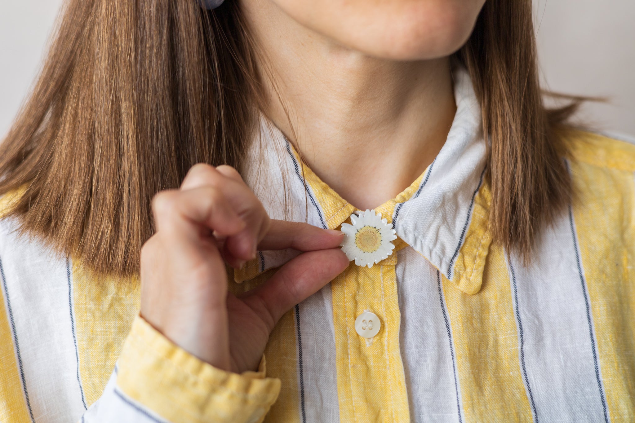 Couvre-bouton de chemise en fleur séchée