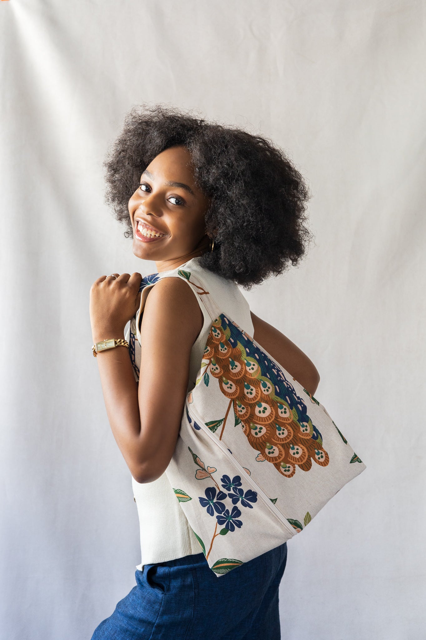 Multifunctional shoe bag