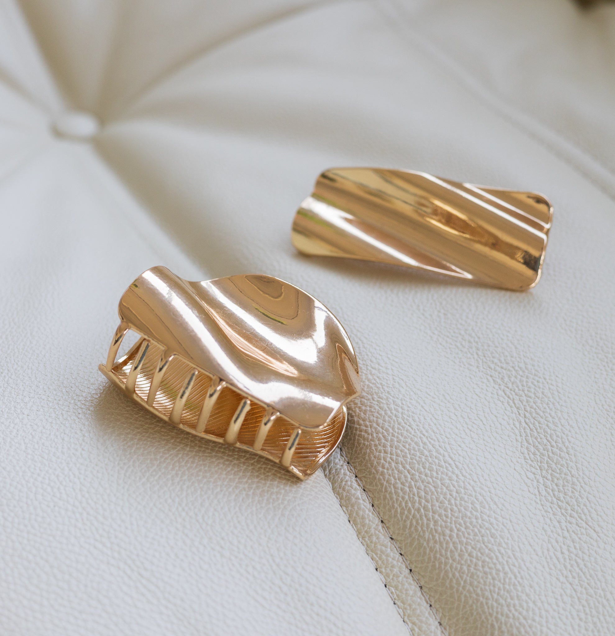Ludi metallic hair clip