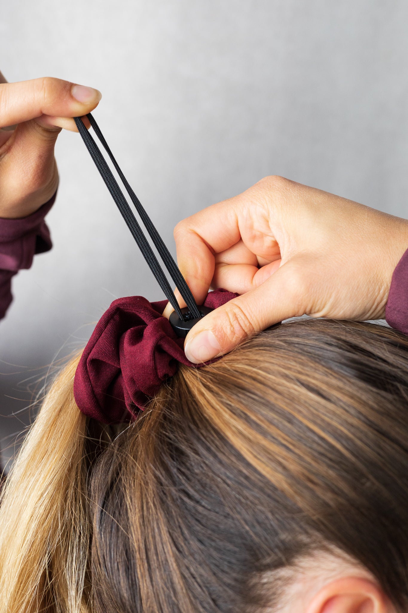 Sport scrunchie with strong hold