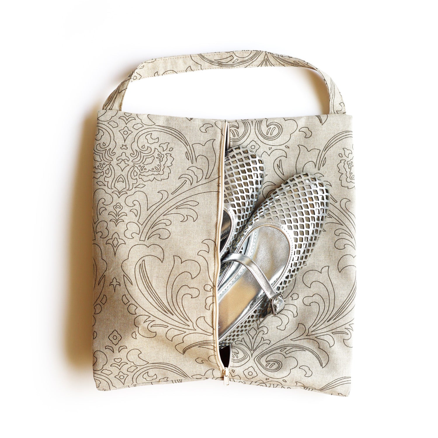 Multifunctional shoe bag
