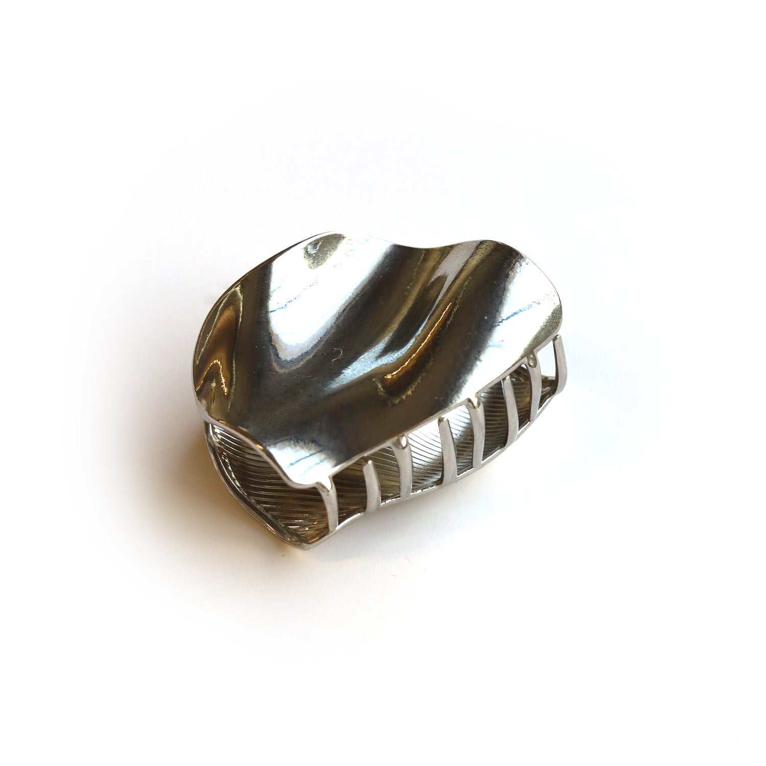 Ludi metallic hair clip