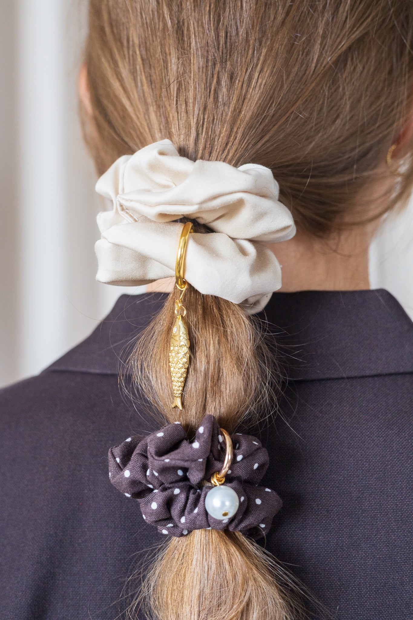Mini scrunchie with charm