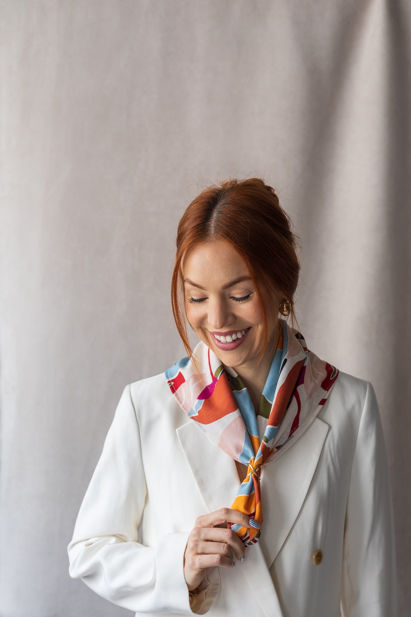 Multifunctional scarf