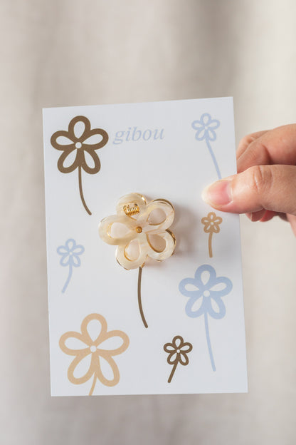 Petite pince à cheveux en fleur