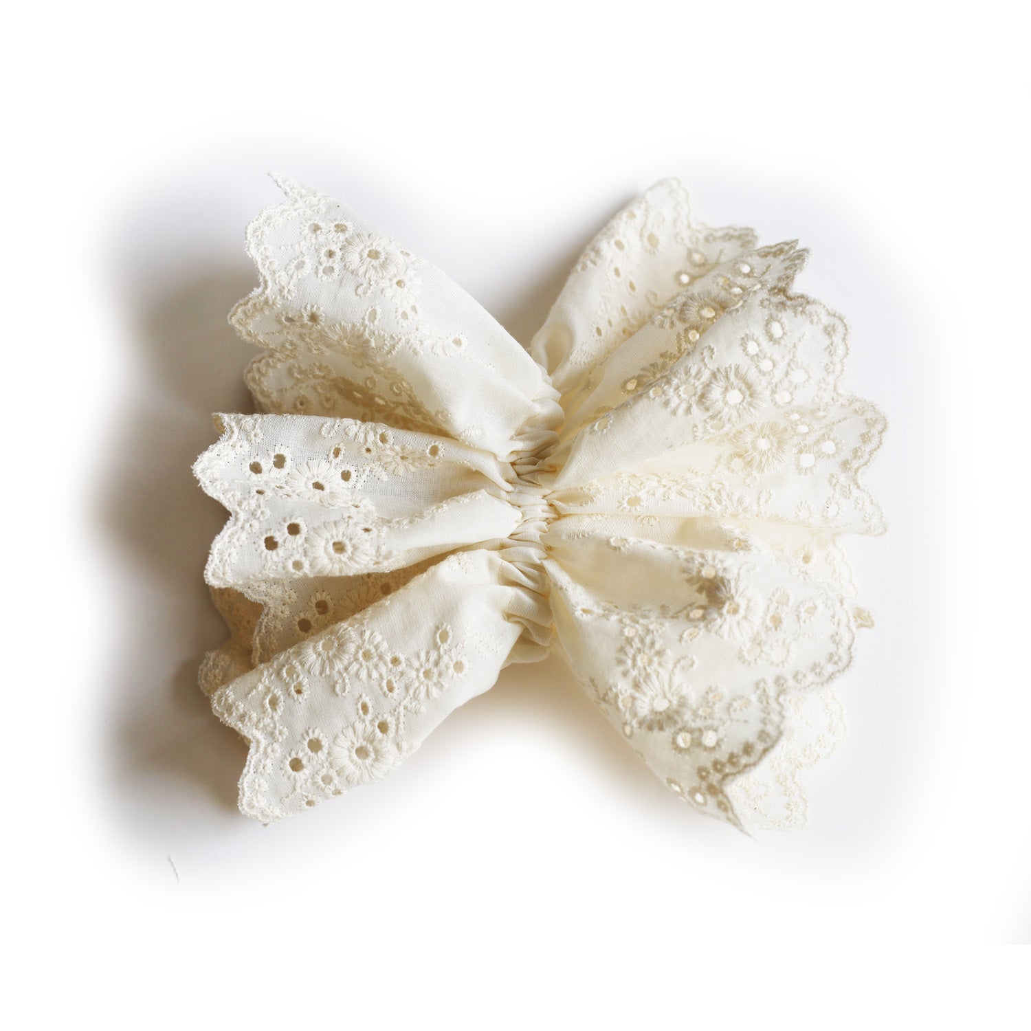 Chouchou broderie anglaise