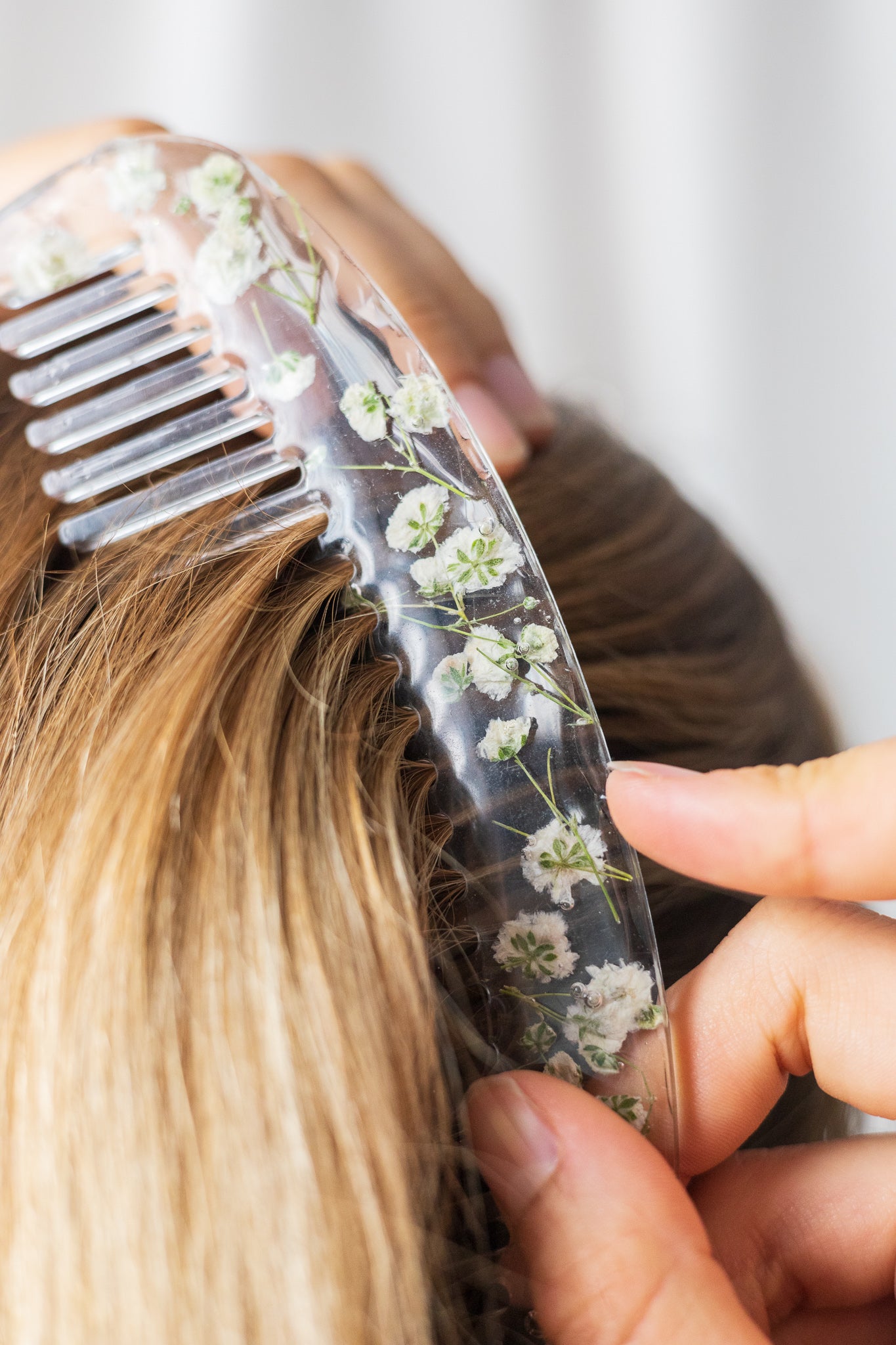 White Dried Flower Hair Comb