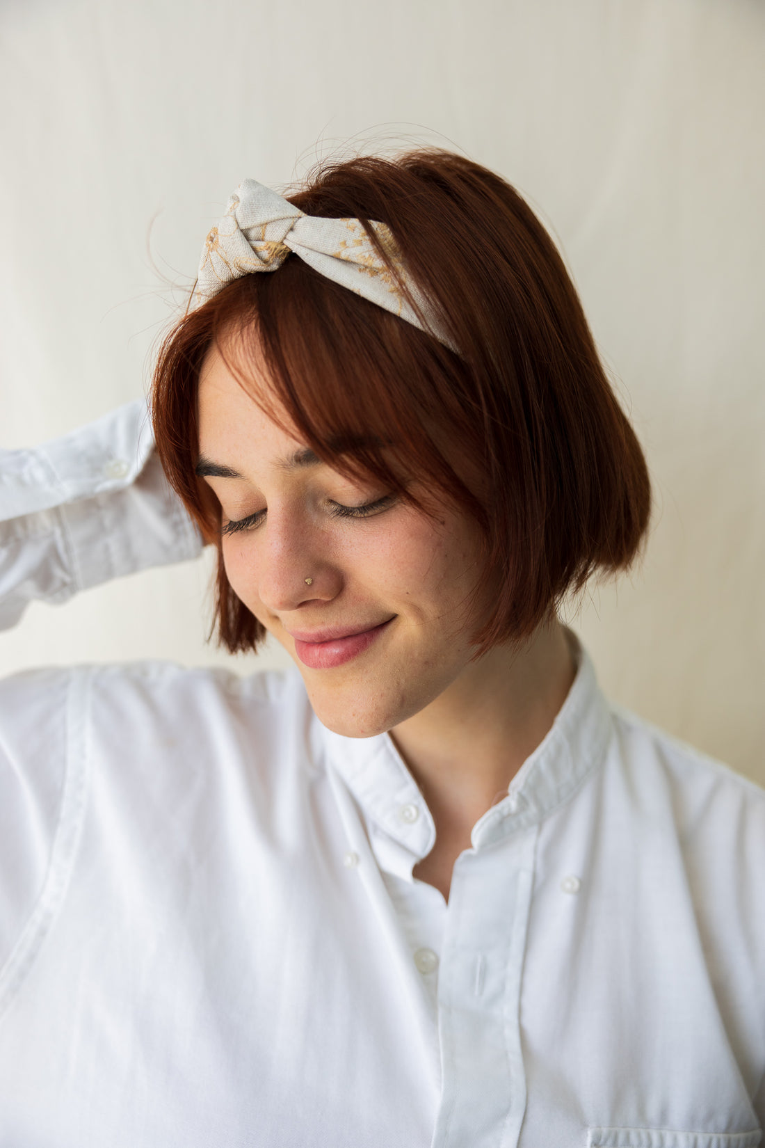 Échantillon - Bandeau noué floral brodé