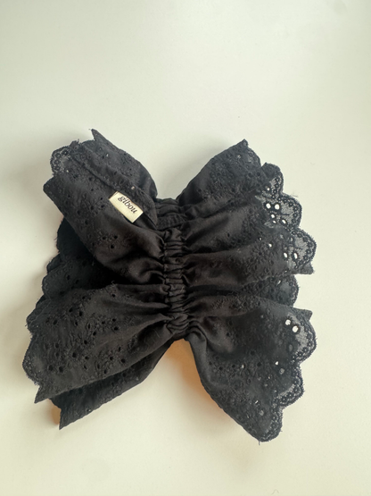 Échantillon - Chouchou broderie anglaise noir