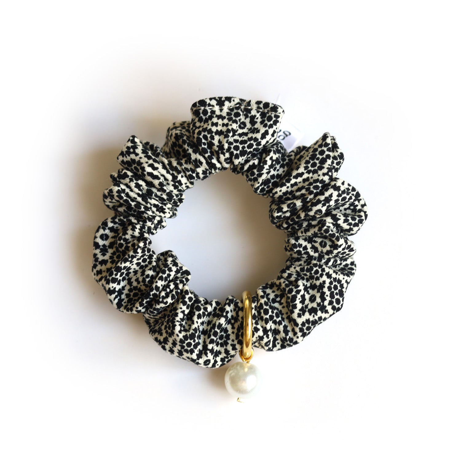 Mini scrunchie with charm