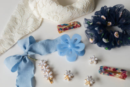 Chouchou en crinoline avec fleurs brodées