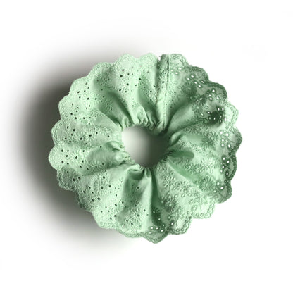 Chouchou broderie anglaise