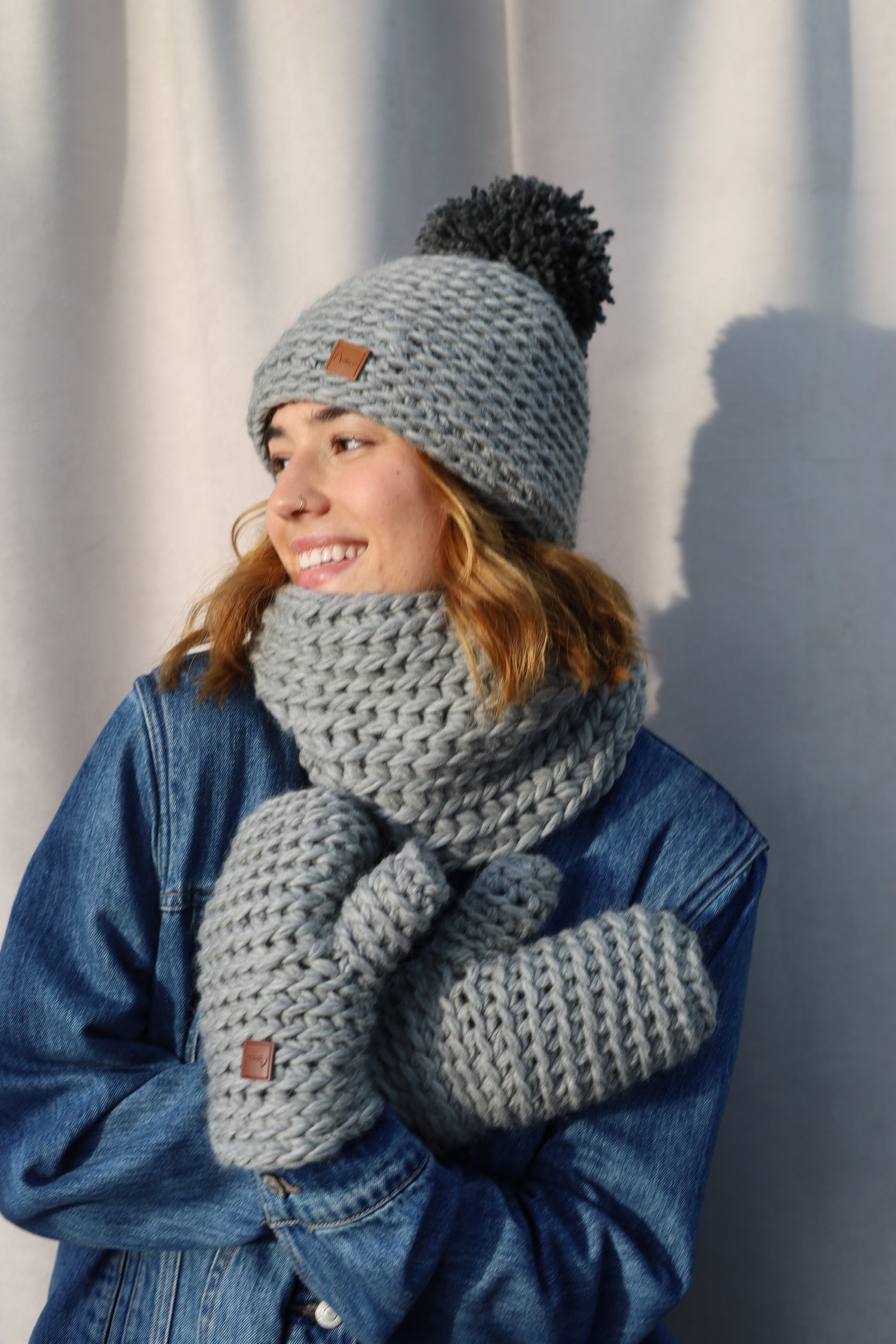 Échantillon - Tuque classique tricotée 2 tons