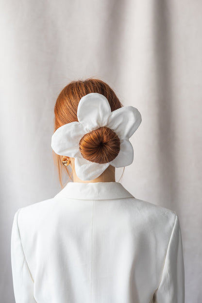Flower-shaped scrunchie