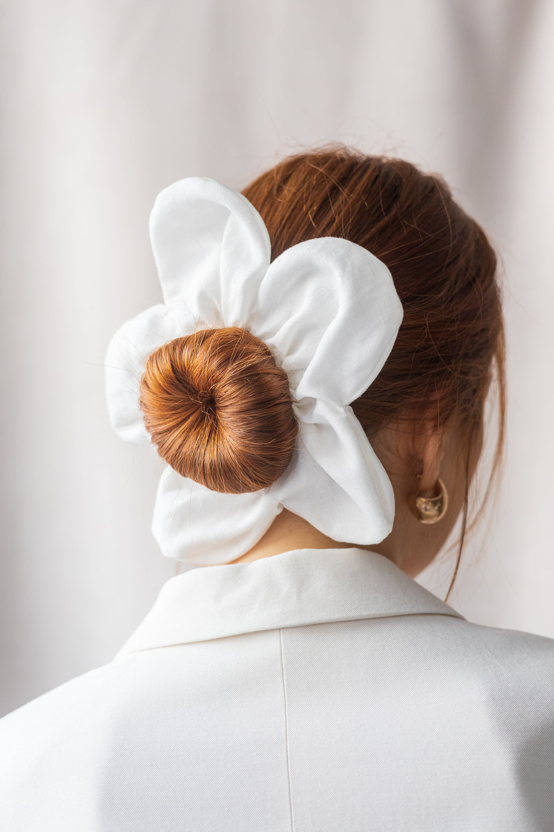 Flower-shaped scrunchie