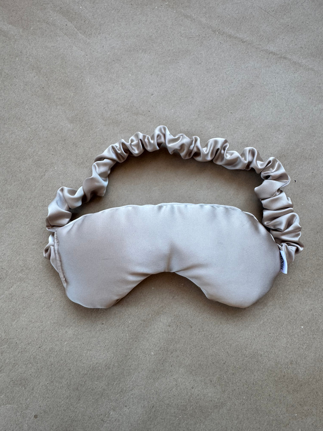 Imparfait - Masque de sommeil, coutures imparfaites