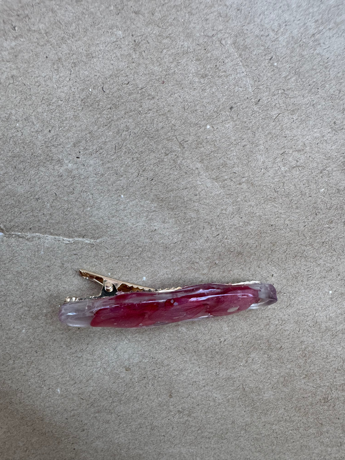 Échantillon - Barrette en résine avec fleurs séchées