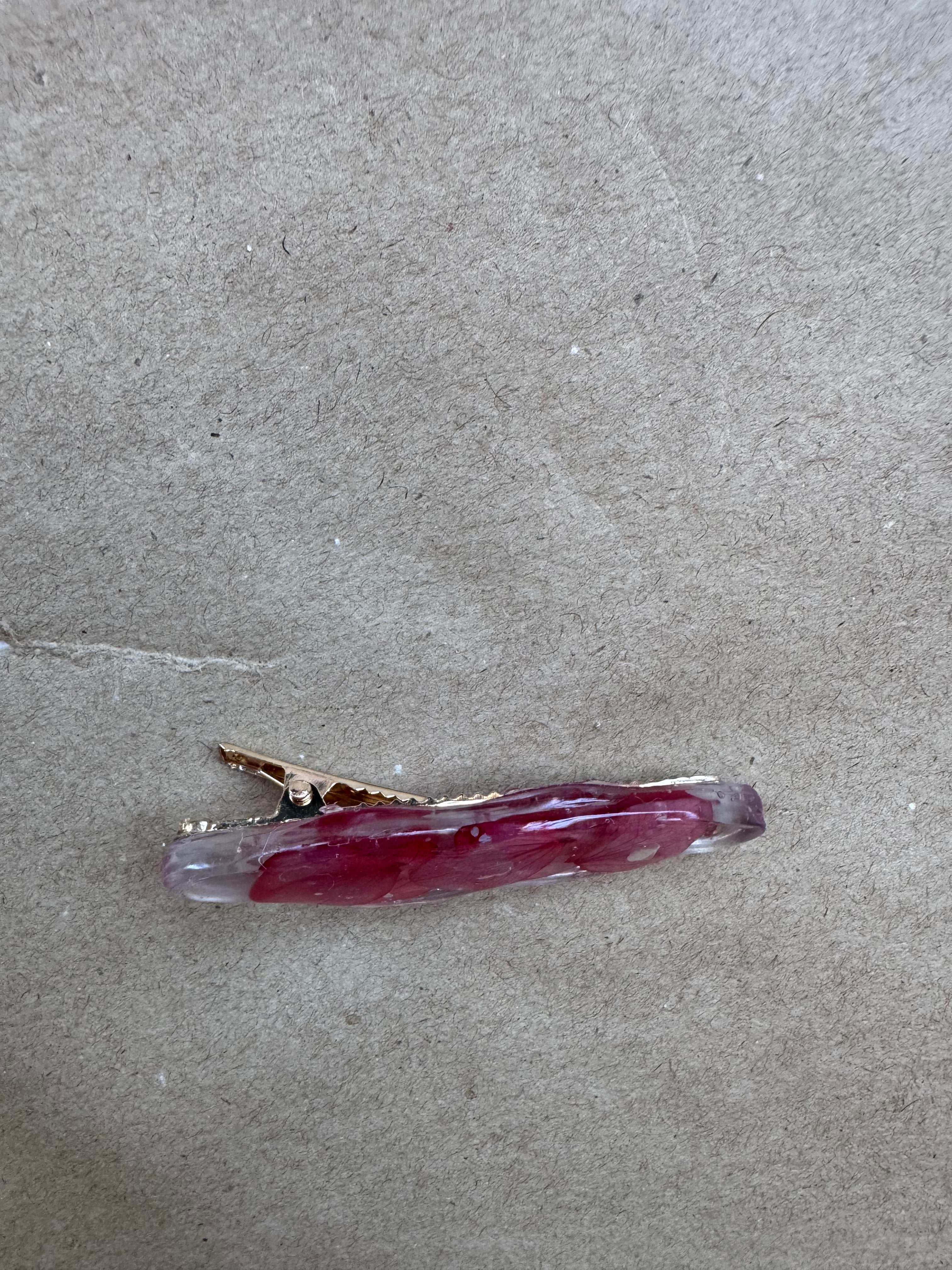 Échantillon - Barrette en résine avec fleurs séchées