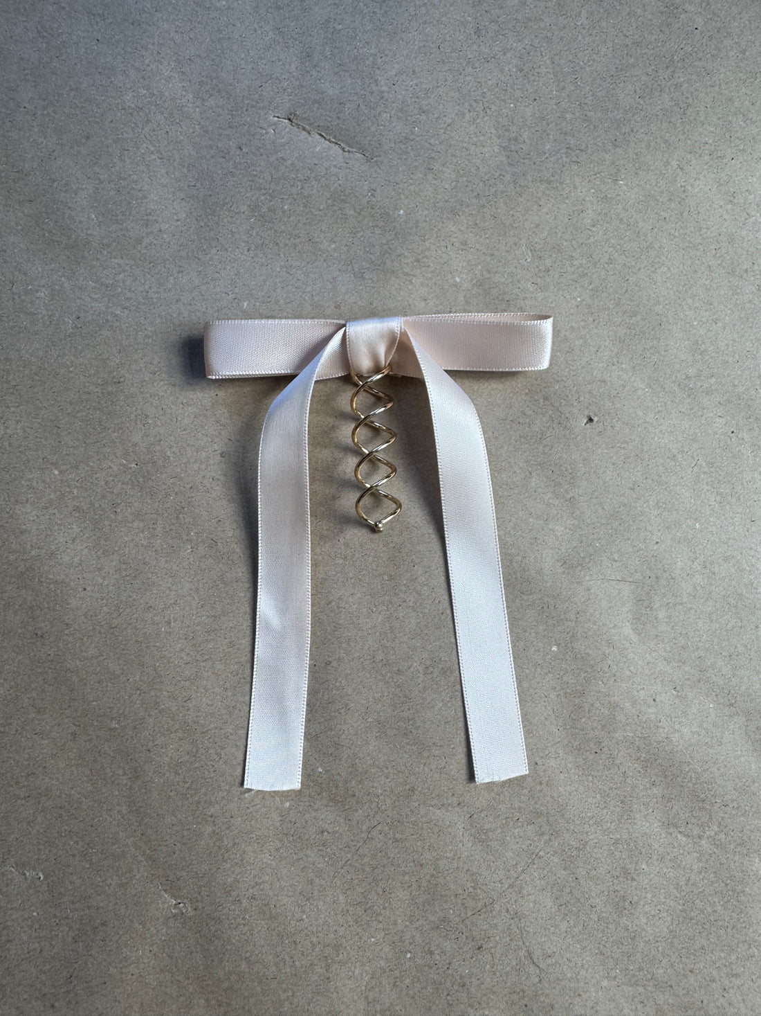 Sample - Black ribbon bow on spiral
