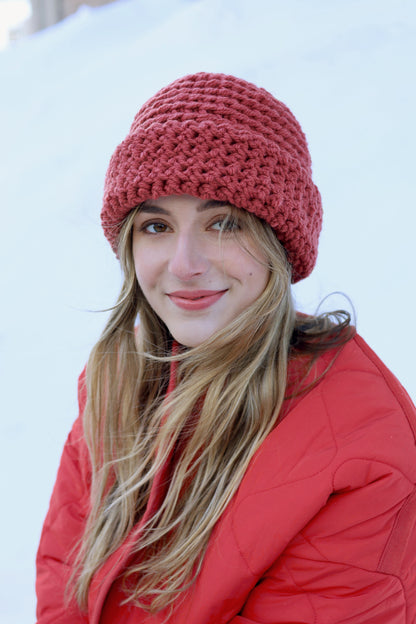 Échantillon - Tuque tricotée retournée brique